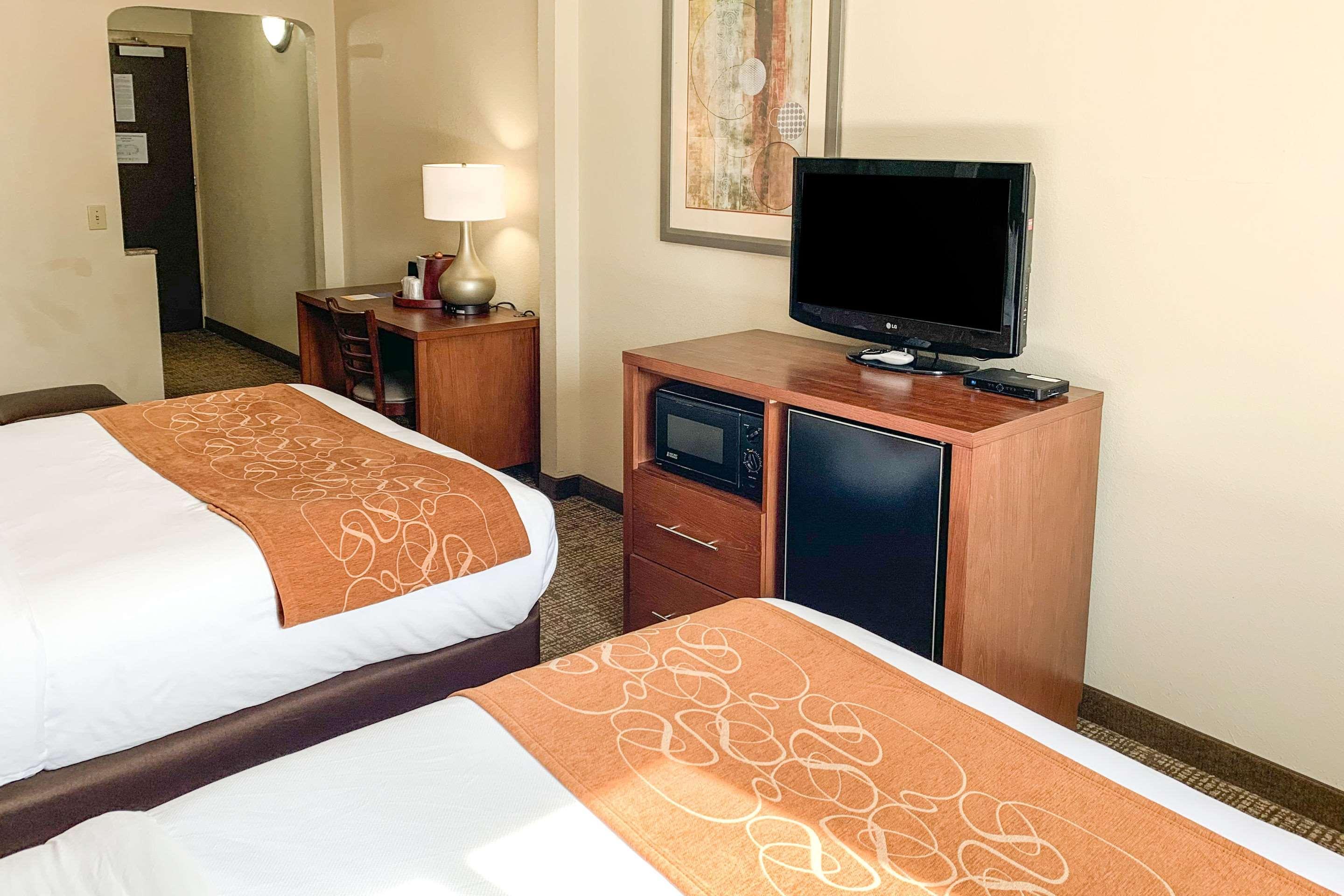 Comfort Suites Columbus State University Area Екстер'єр фото