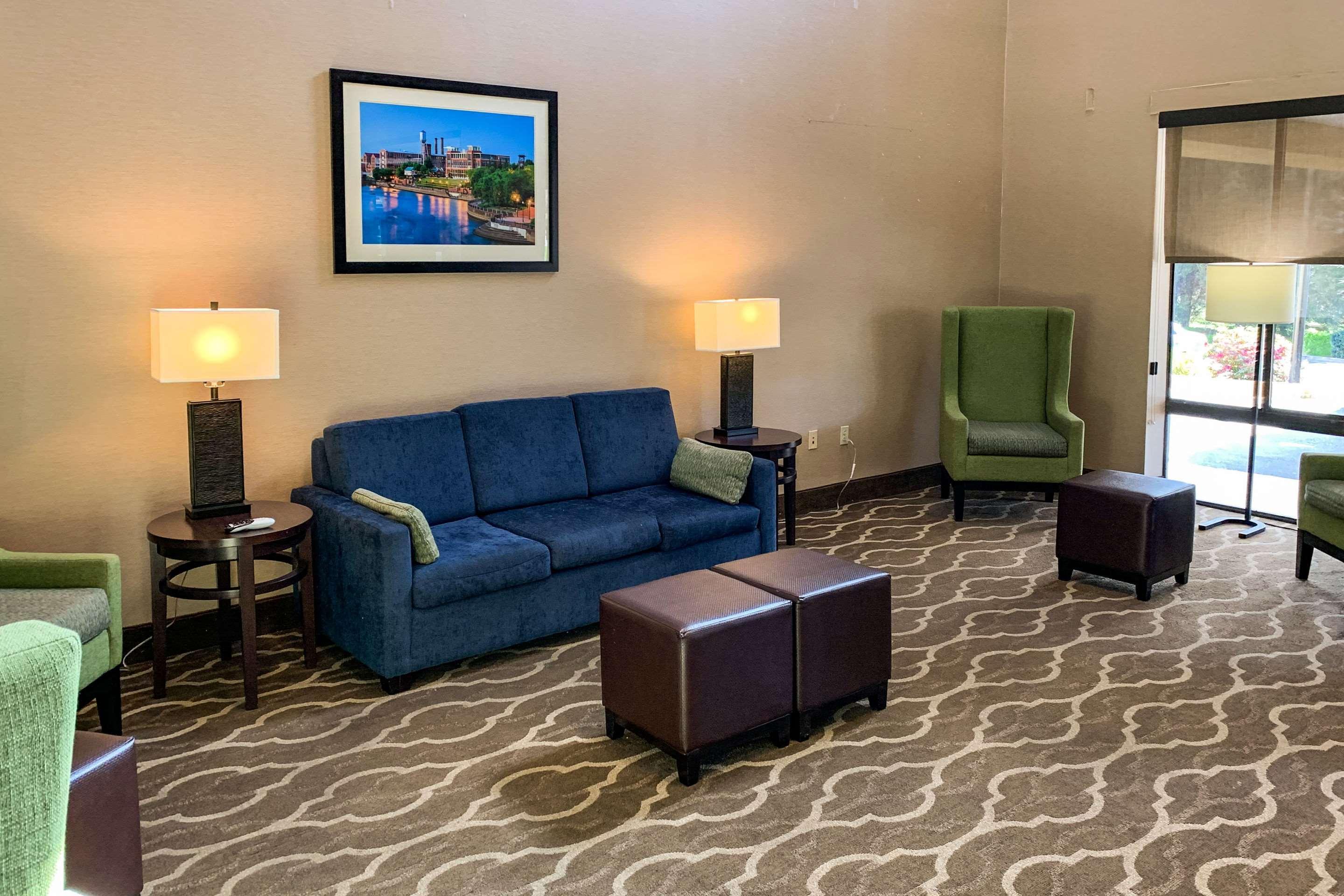 Comfort Suites Columbus State University Area Екстер'єр фото