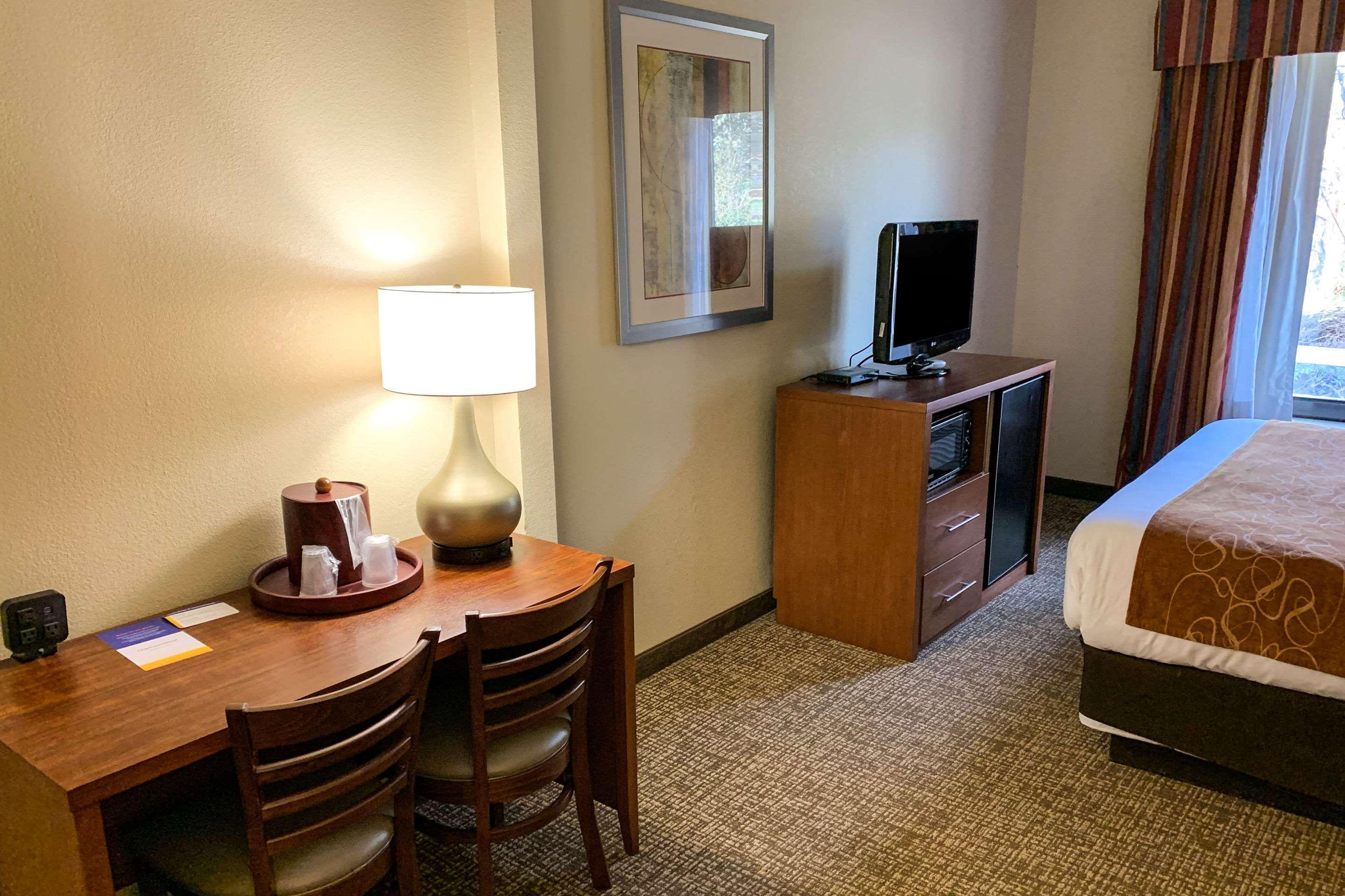 Comfort Suites Columbus State University Area Екстер'єр фото