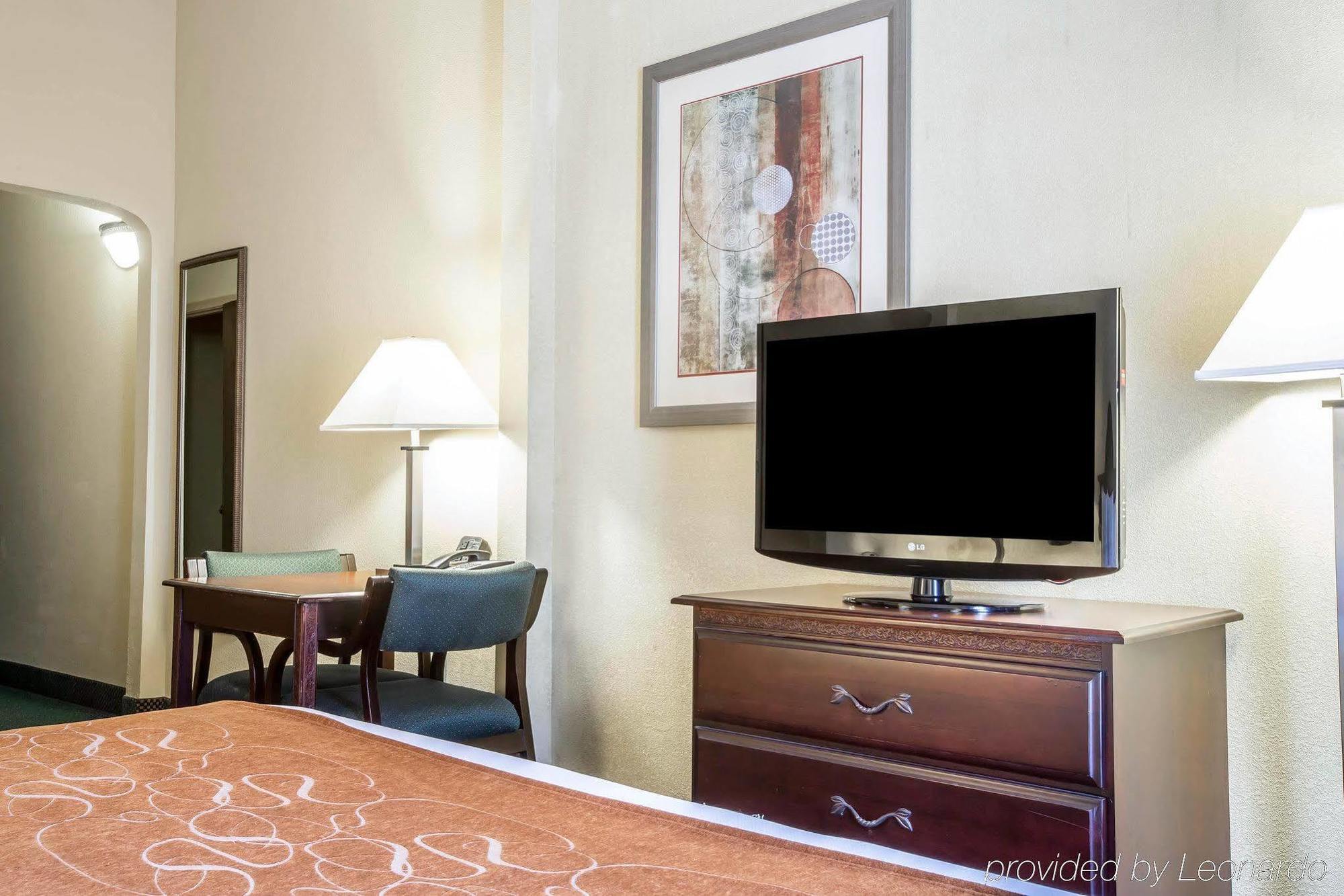 Comfort Suites Columbus State University Area Екстер'єр фото